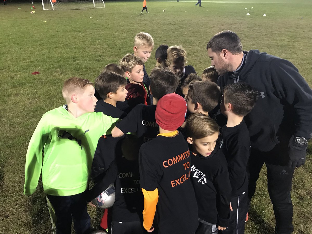 PeteD_NUFC's tweet photo. U9 &amp; U10BP gr8 sessions last night! Awesome 2 see so much passion for soccer in 1 place! Every1 understood the topic &amp; executed. #NUFCstrong https://t.co/d6Cy2dn7Tj