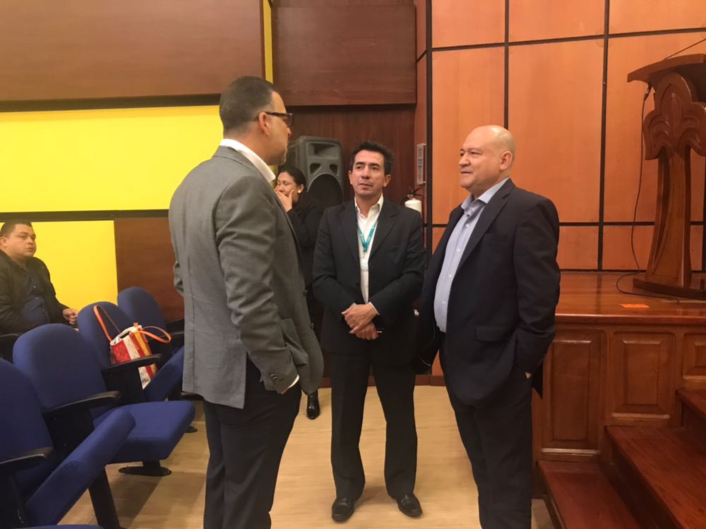 #Hoy, Foro departamental ‘Paz desde el Territorio con Enfoque en Derechos Humanos’ en @ustatunja estarán @Carlozada_FARC y <a href="/FredyRendonH/">Fredy Rendón Herrera</a> .