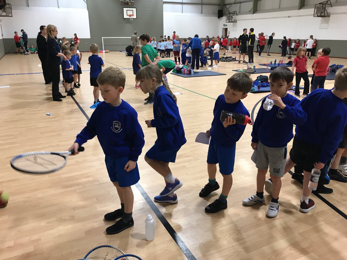 fionamcox's tweet photo. More fun at multi skills. #winchelsea1 #cgsoutreach https://t.co/jjjeDzHMPD