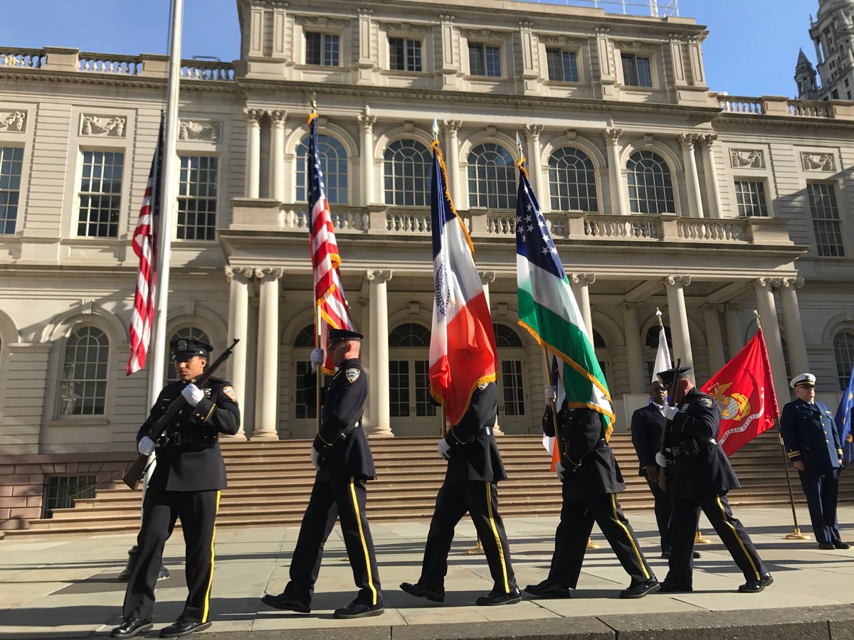 nycveterans's tweet photo. #FridayFeeling Today we're honoring our #veterans and service members with a Flag Ceremony at City Hall 🇺🇸 https://t.co/lBZxreEWf7