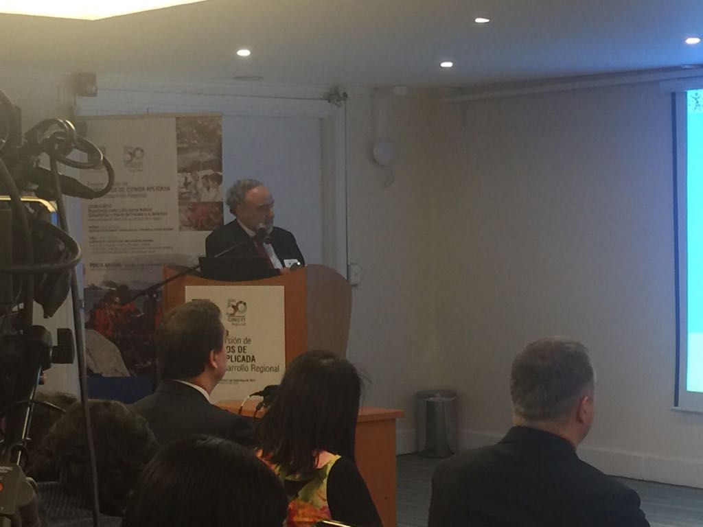 Programa_Omora's tweet photo. En el Seminario de Ciencia Aplicada para el Desarrollo Regional del GoRe de Magallanes y la Antártica Chilena y CONICYT Regional https://t.co/sN3l4JHj96