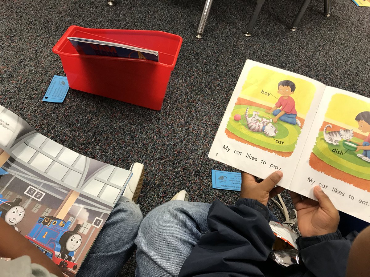 Knee to knee partner reading in <a href="/rperez2015/">Rosa Ortiz</a> kinder classroom. #creechpride