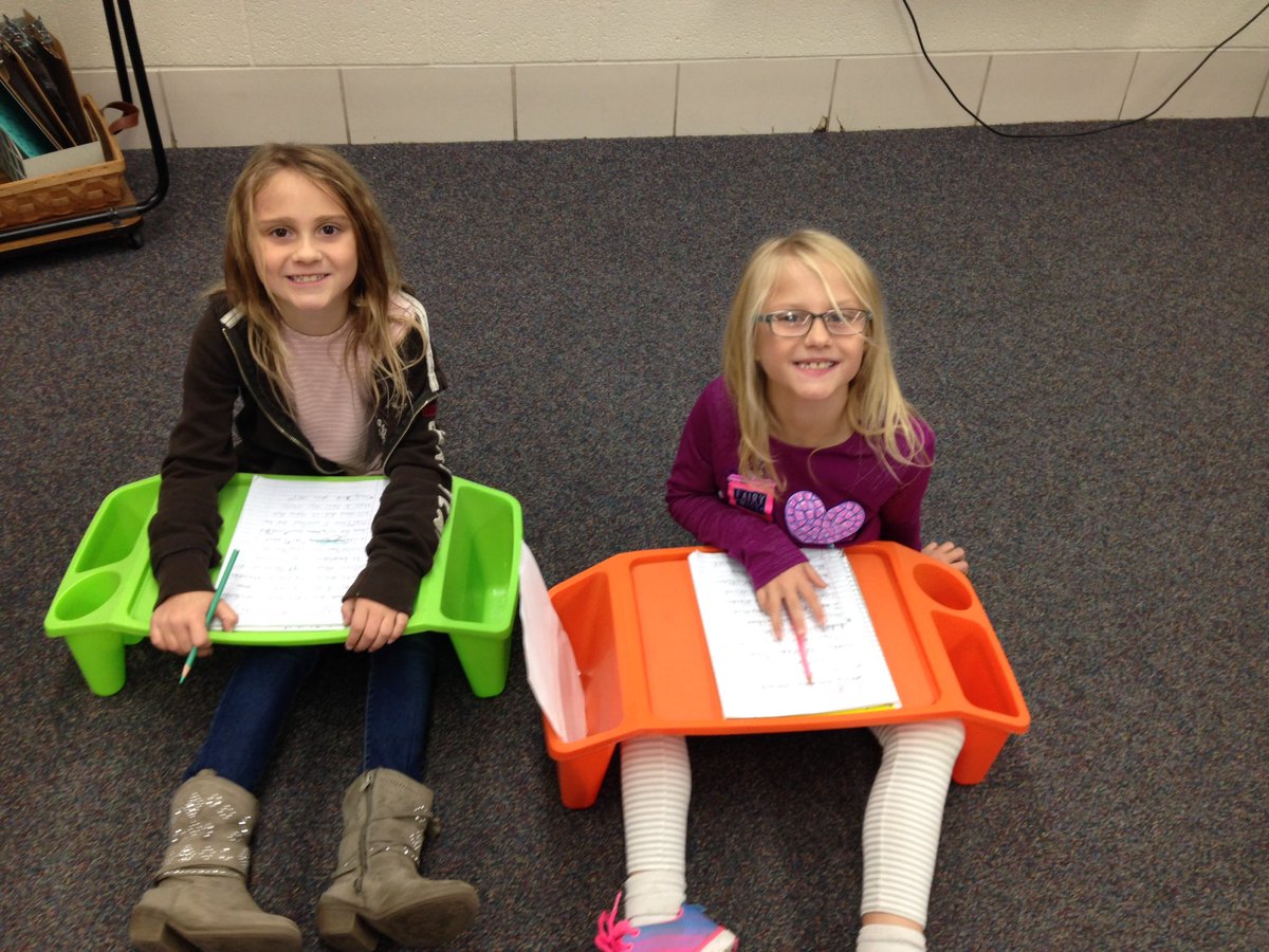DawnWare8's tweet photo. Students working on all steps of the writing process....#statusoftheclass https://t.co/GyhEdkxkSE