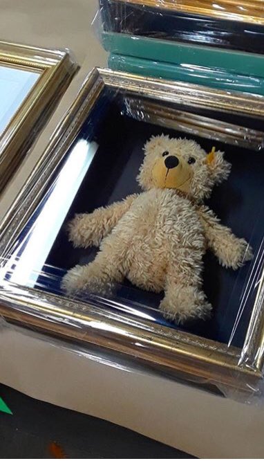 PDRPictureFrame's tweet photo. Best Friends Forever! #pdrpictureframes, #uptownwaterloo, #teddybears https://t.co/DBsR0A9JcY