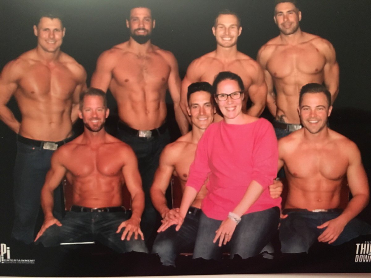 Mama_Sven_Lars's tweet photo. A pictures of me and this hunky man @ThunderVegas #nieuwegein @DEKOMNieuwegein #seeyounextyear? #comebackagain #spam #hunkyman https://t.co/naiemt6Qc9
