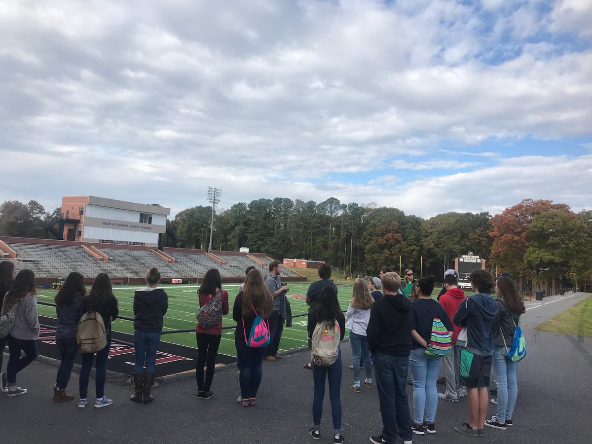 10th Grade is spending the day exploring Lenoir Rhyne!