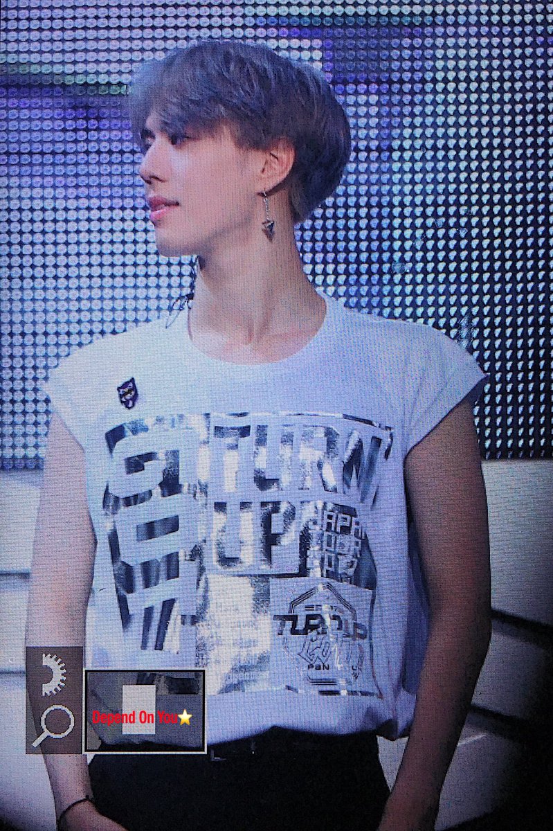 dependonyou1117's tweet photo. 171103 TURN UP in 삿포로 
#유겸 #YuGyeom #갓세븐 #GOT7 https://t.co/hzx3hEsUuB