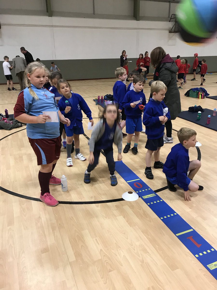 fionamcox's tweet photo. Multi skilling!!#winchelsea1 #CGSoutreach https://t.co/PMKyRaoghl