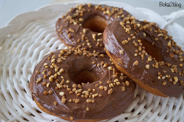 boka2blog's tweet photo. Hoy estamos tan dulces como estos estos #donuts de #nutella...❤️🍩 Con quién los compartirías?https://t.co/wLi7HZs7o7 #receta #foodie #gastro https://t.co/hphmYJ5HOa
