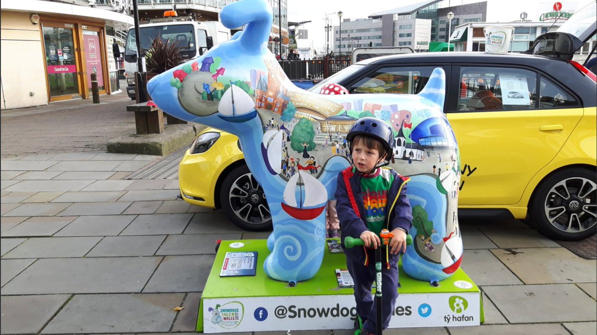 HusQuayMerdog's tweet photo. This week's #PawsforaPicture winner is @soulpower01 for this lovely snap of me and the @mgstorecardiff OMG! car 🐶📸🚕 https://t.co/XM9RIY0k95