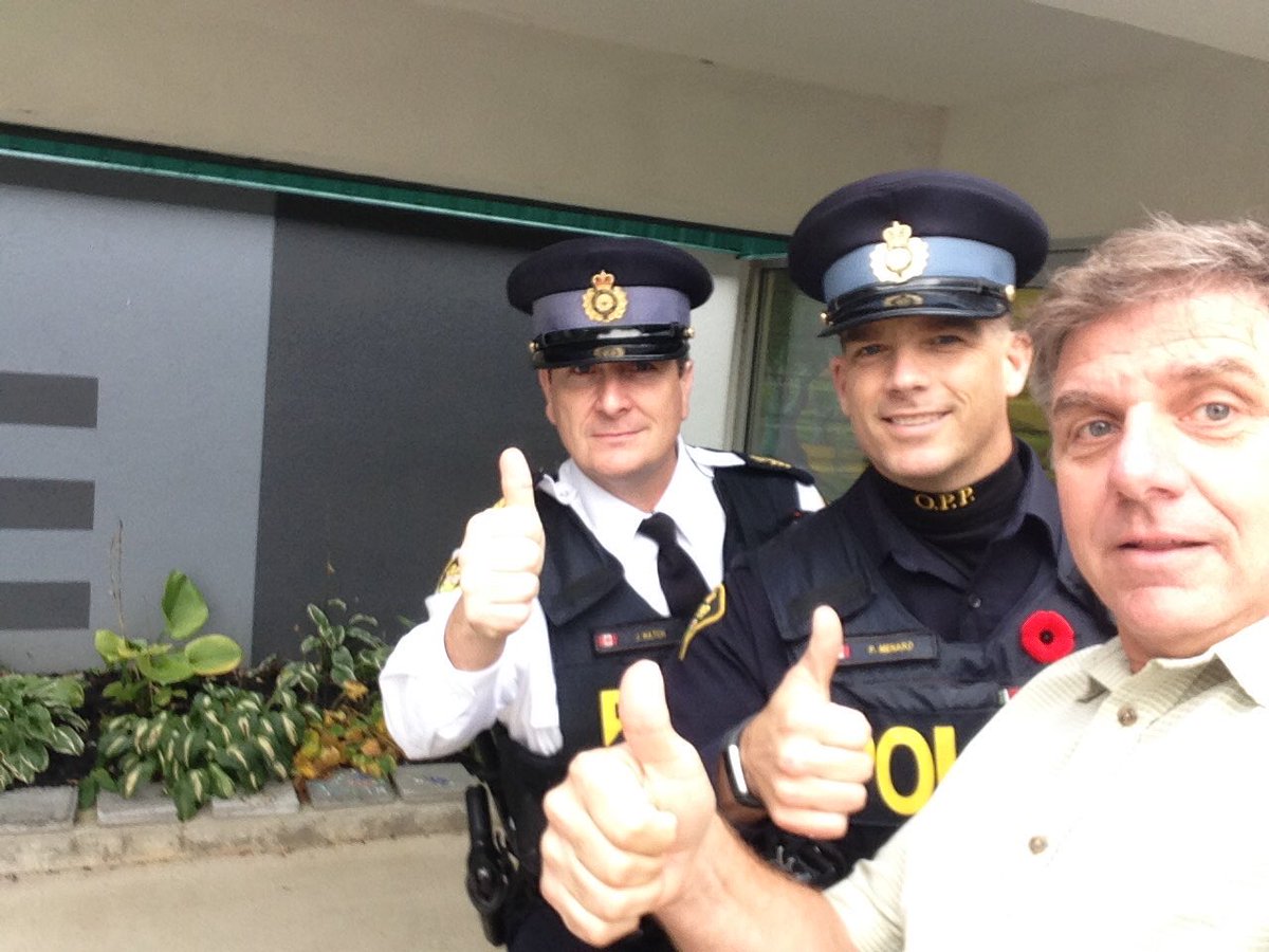 MartinSmit11's tweet photo. Great lockdown drill today at #athol. Thanks to Picton OPP for their help https://t.co/yozt45oFjT