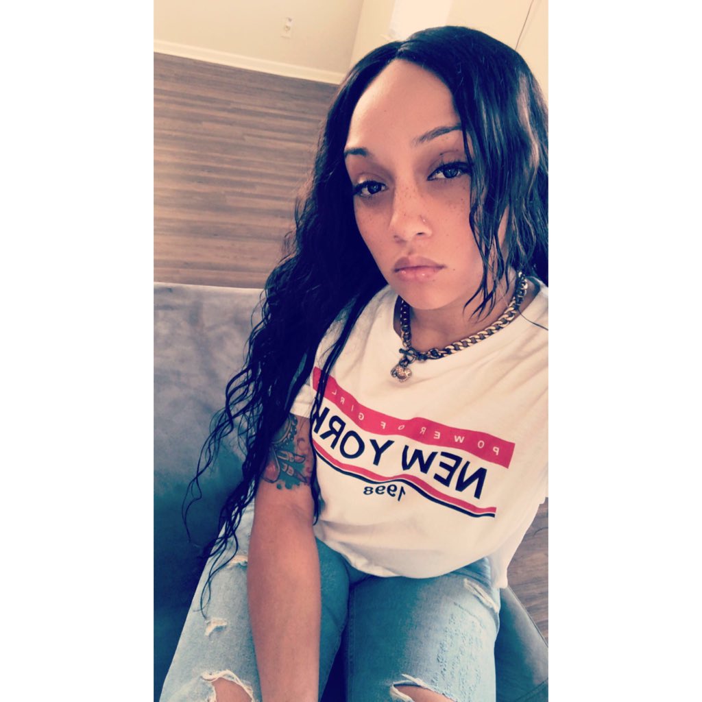 __BossKayy's tweet photo. #NewProfilePic https://t.co/ADMq8fIvq2