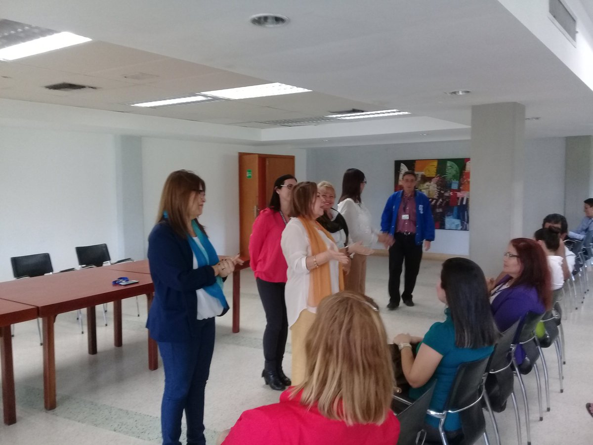Engelbertgonzal's tweet photo. Acto interno @FaCE_UC entrega de credencial provisional como docentes extra-ordinarios. Concurso Oposicion 2016-17 https://t.co/lj7cOjWjtU
