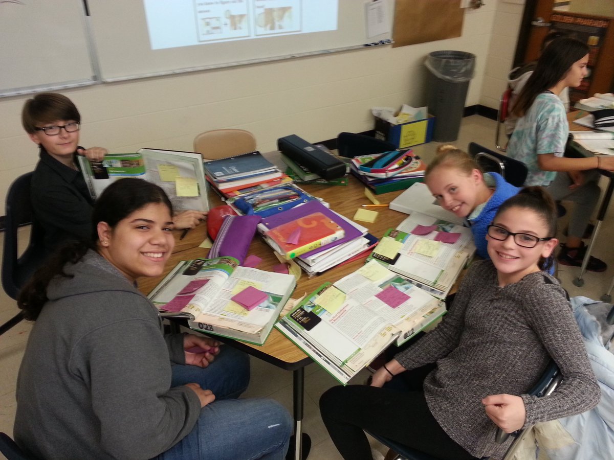 MrKrason's tweet photo. Students practicing formulating text-based questions in today's #QAR #stickynote activity. #cridgepride #readingstrategies #contentreading https://t.co/aoQmGNvVle