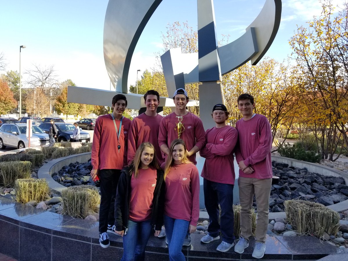 mvhs_fbla's tweet image. Congrats MVHS team 5 for placing second in the stock market challenge!! Whoop whoop #sipapi