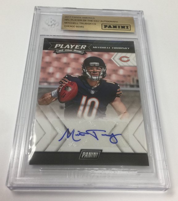 PaniniPOD's tweet photo. hey @TarHeelFootball fans -- RT &amp; get us to 4550 followers to begin the giveaway of this rare 1/3 @Mtrubisky10 @PaniniAmerica #NFLPOD auto https://t.co/bsSdICsQ9h