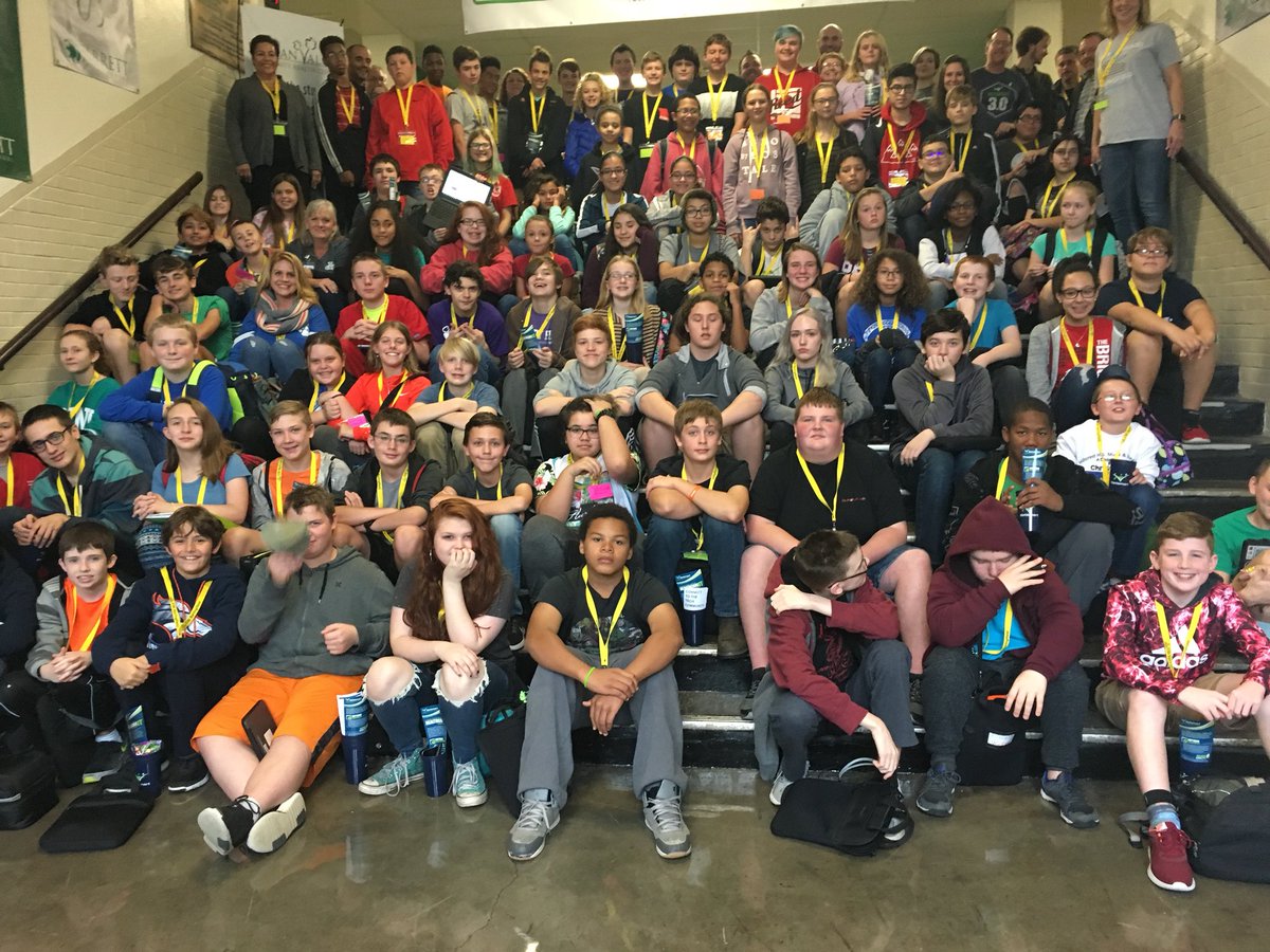 JarrettTrojans's tweet photo. What a powerful day! Ss from all over SPS in a day long computer science conference! Thank you @maxcyd @MATASGF @Foundation4SPS #CSISGF17 https://t.co/mw9TUeNPA6