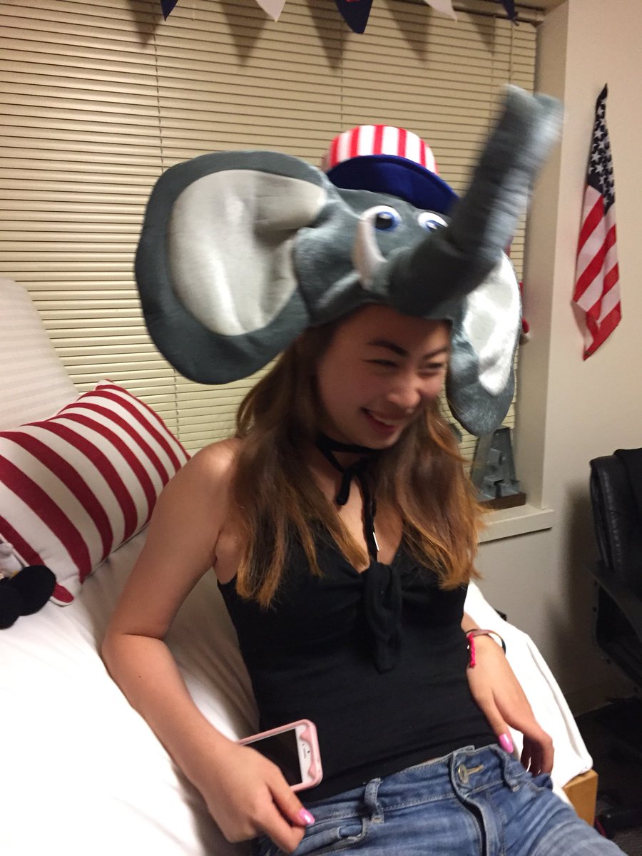 yeseniasiria's tweet photo. happy birthday to my gal pal al 💕 
luv ya so much 
 @alxxkim #scorpioszn #19fun https://t.co/jZG4MdwxnA