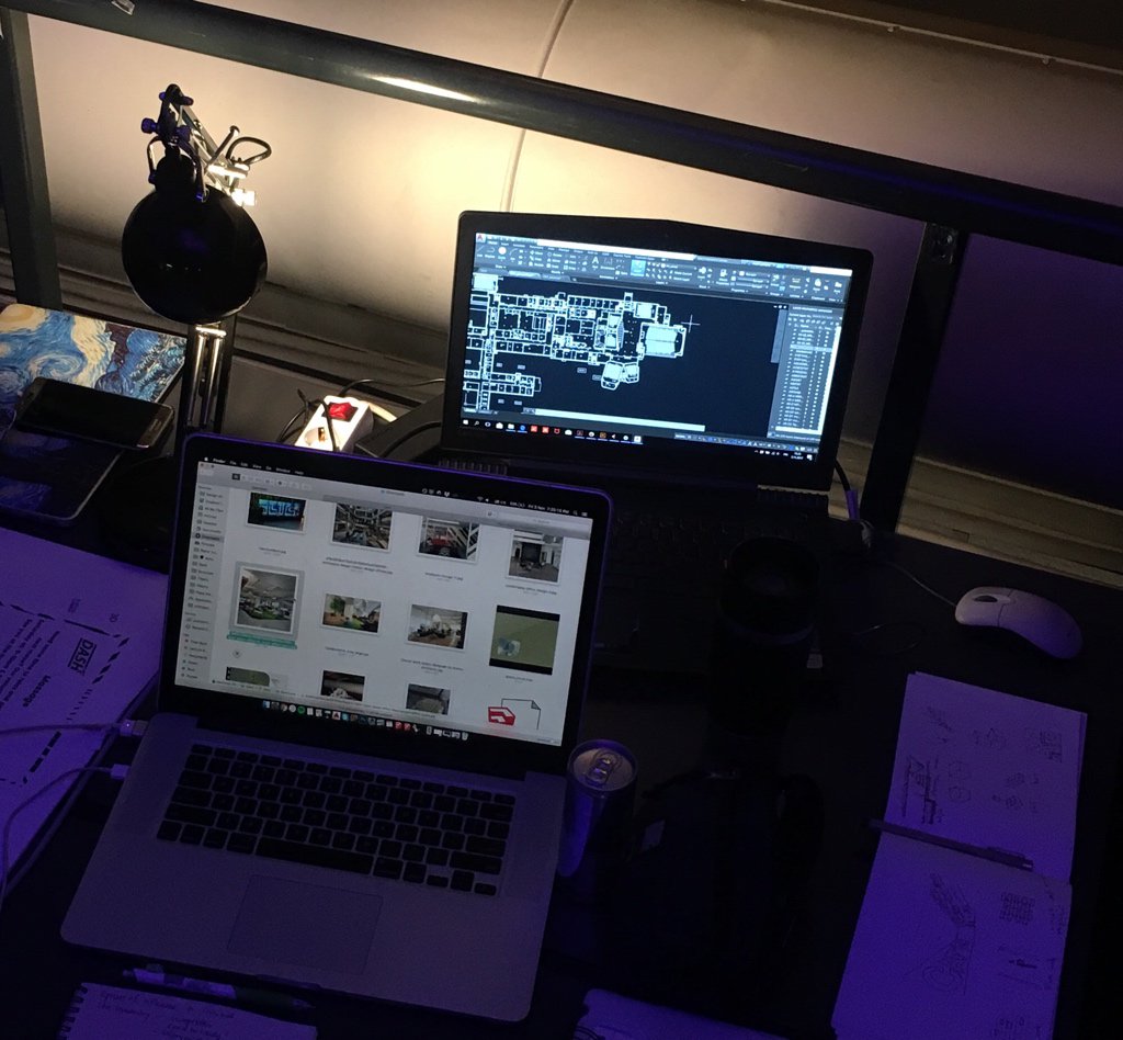 columbiaroadcom's tweet image. #dashhack teams working with digital, analog, physical and virtual challenges this weekend. We’re mentoring.