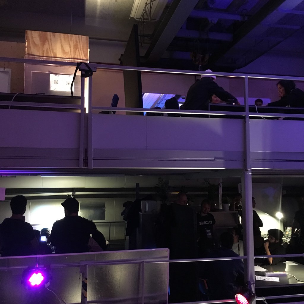 columbiaroadcom's tweet image. #dashhack teams working with digital, analog, physical and virtual challenges this weekend. We’re mentoring.