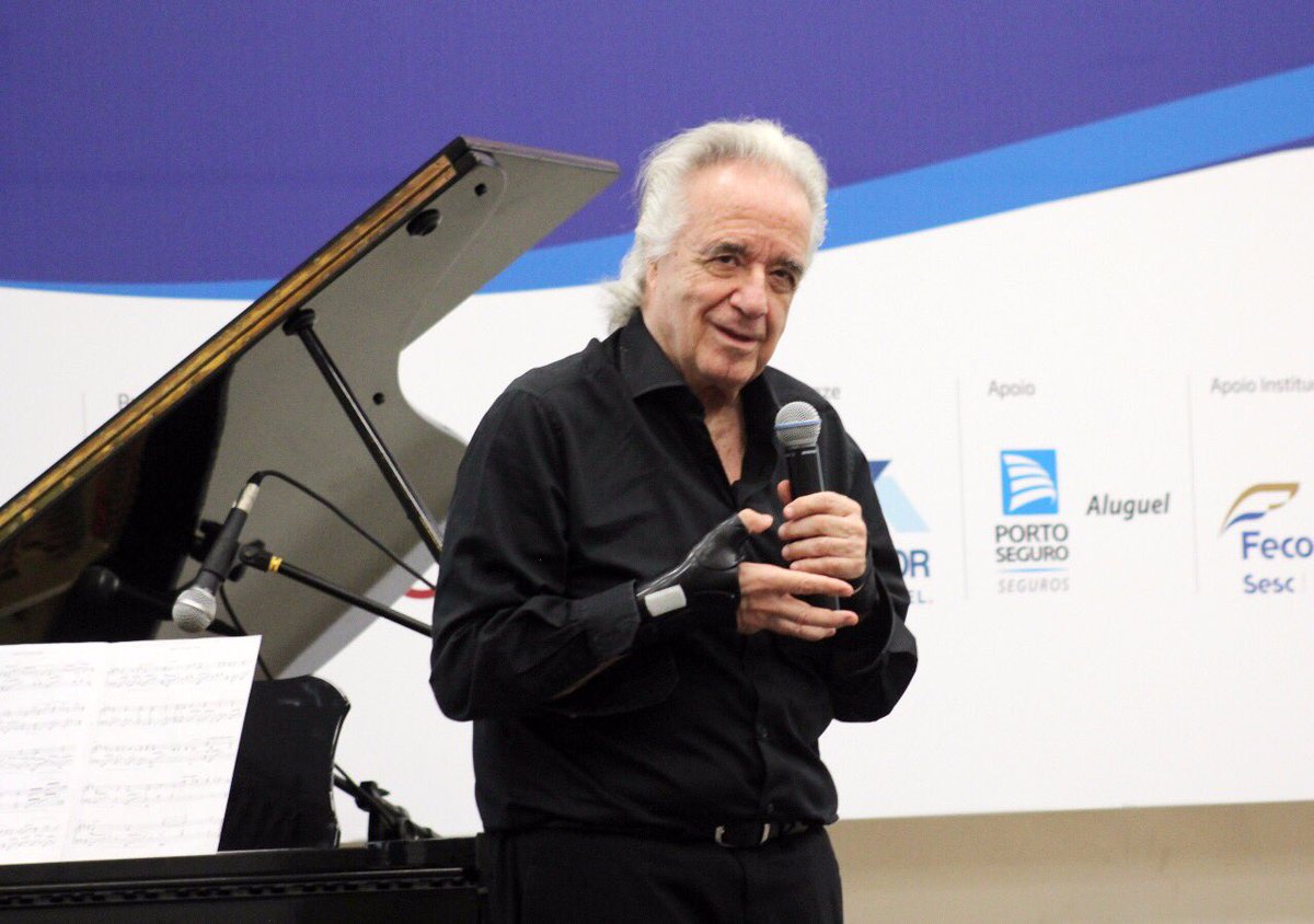 CONAMI2017's tweet image. O maestro João Carlos Martins já está no palco do @CONAMI2017 contando sua história de teimosia, como ele mesmo diz. #conami2017