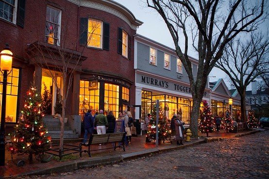 RobertsCollectn's tweet photo. We know — it seems like summer just sailed away, but pine trees will soon be flooding in for the #Nantucket Noell! https://t.co/lQGdnW6gXy https://t.co/4Wg0m7tNEX