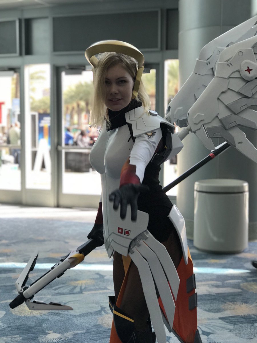 jsedmond's tweet photo. Mercy gives me life <3 #BlizzCon https://t.co/YlK9trGZzf