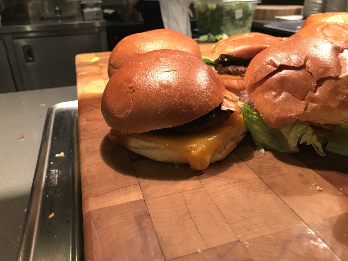 bradfitz's tweet image. Lunch at Google today: an &quot;Android Burger&quot; 🍔