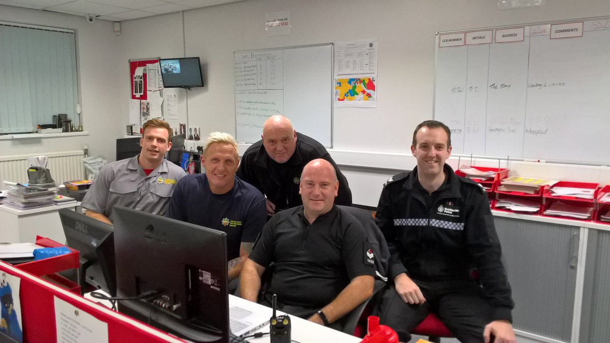 Joined up working with <a href="/HumbersideFire/">Humberside Fire & Rescue</a> to provide public safety and successful bonfire celebrations one place approach   #OpTopaz