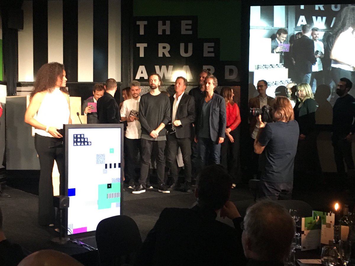 Bureaubizdk's tweet photo. GULD i Bedste film – Online – Viralt: & Co./NoA/Moland Film: for TV 2 med Alt det vi deler #trueaward https://t.co/QtVuer8oW1