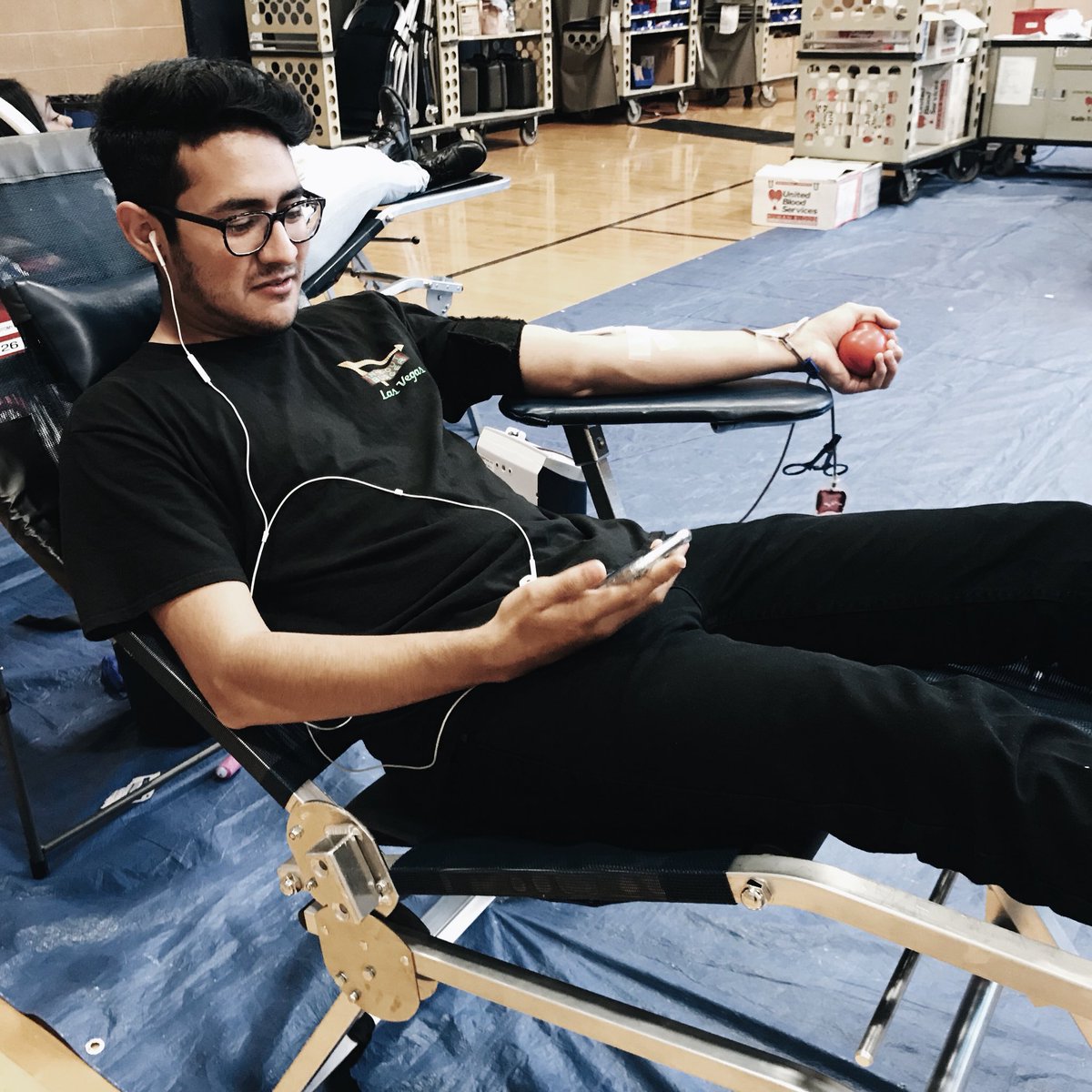 LHSKeyClub's tweet photo. Yesterday we hosted the Vegas Strong Blood Drive, we had an estimated total of 65 donors and around 195 lives will be saved! ❤️💉#VegasStrong https://t.co/J1TK7aSfPl