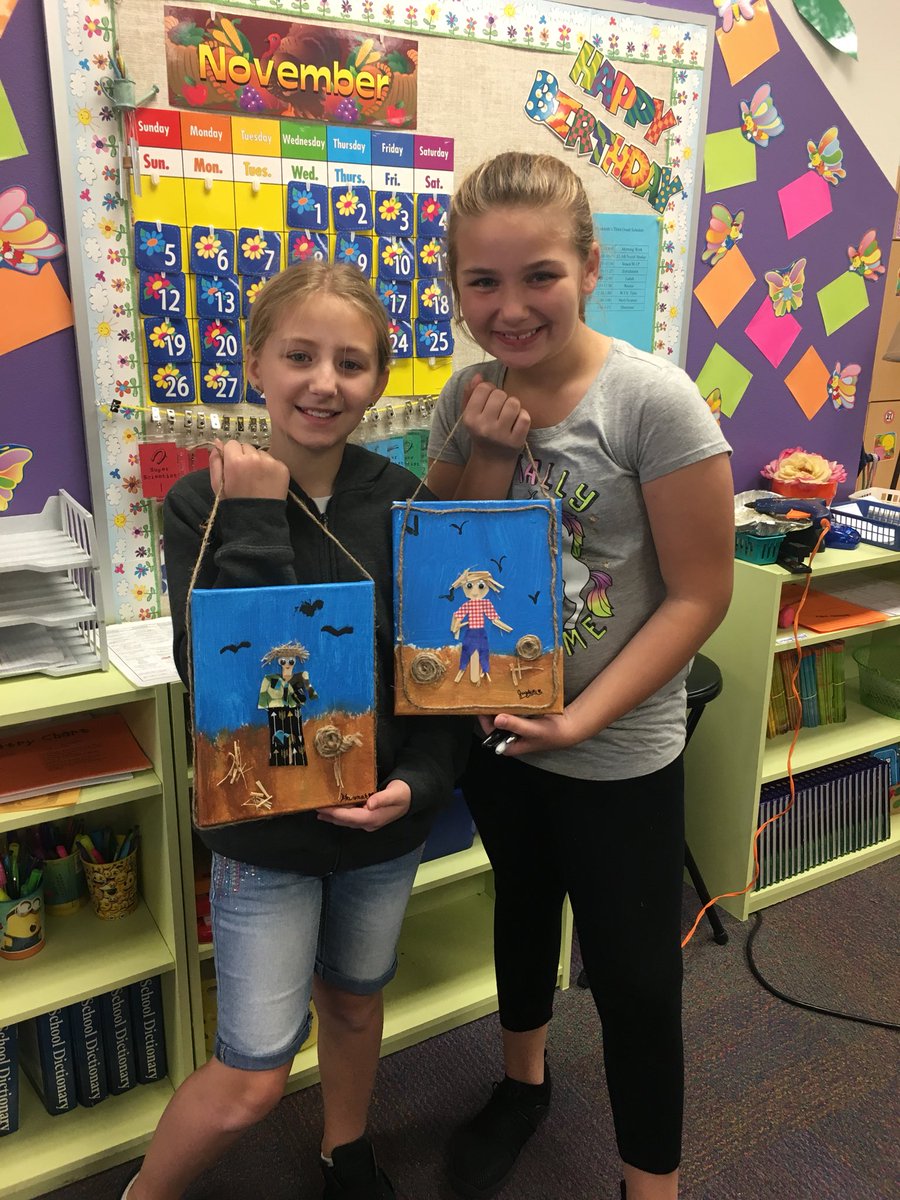 CooperatMiller's tweet photo. We can’t wait to showcase our work in the Gallery walk. #createawesome #crafts #geniushour #MISDProud @LMiller_Elem @MidlothianISD https://t.co/Vn6c831O0h