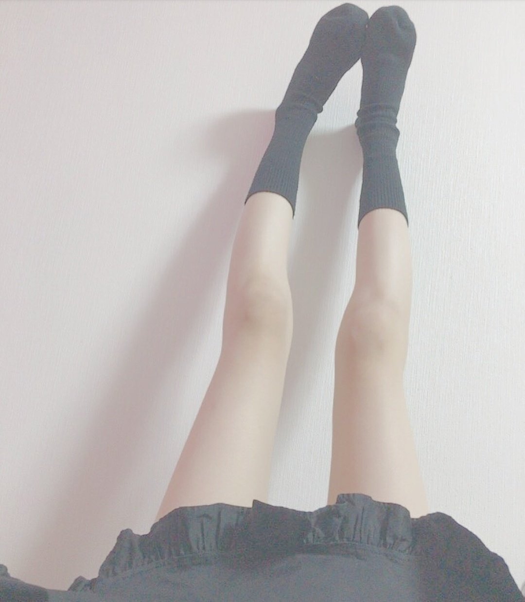 にちゅか めっちゃ理想の脚すぎるんだけど 本当に脚痩せしたい したすぎる 醜い脚辛い そろそろ 立ち仕事してると足が太くなりがちだから 足ついて立ってる時は爪先立ちにしようかな 逆に その方が痩せそう クソ疲れるだろうけど 仕事用の着圧