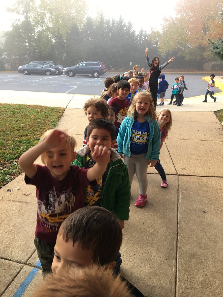 carolcollison1's tweet photo. Great morning for a Pride Walk! #LHEpride https://t.co/S75ZYrkqaN