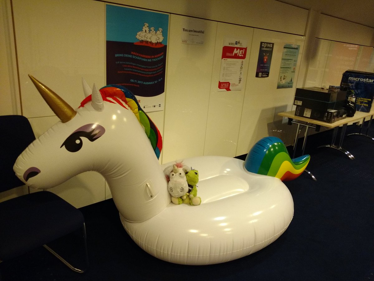 _DasUnicorn_'s tweet image. Aufbau läuft 💪
#WeekendHACK // with @Mr_T___Rex