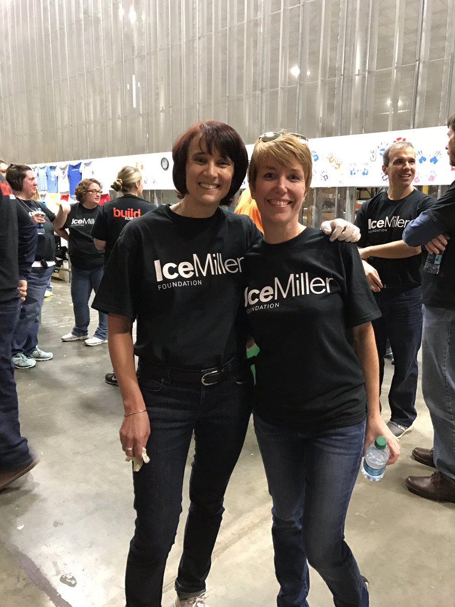 kim_c_metzger's tweet photo. #IceMiller day of service at Gleaners Food Bank @IceMillerSecure https://t.co/tcDBxFSGex