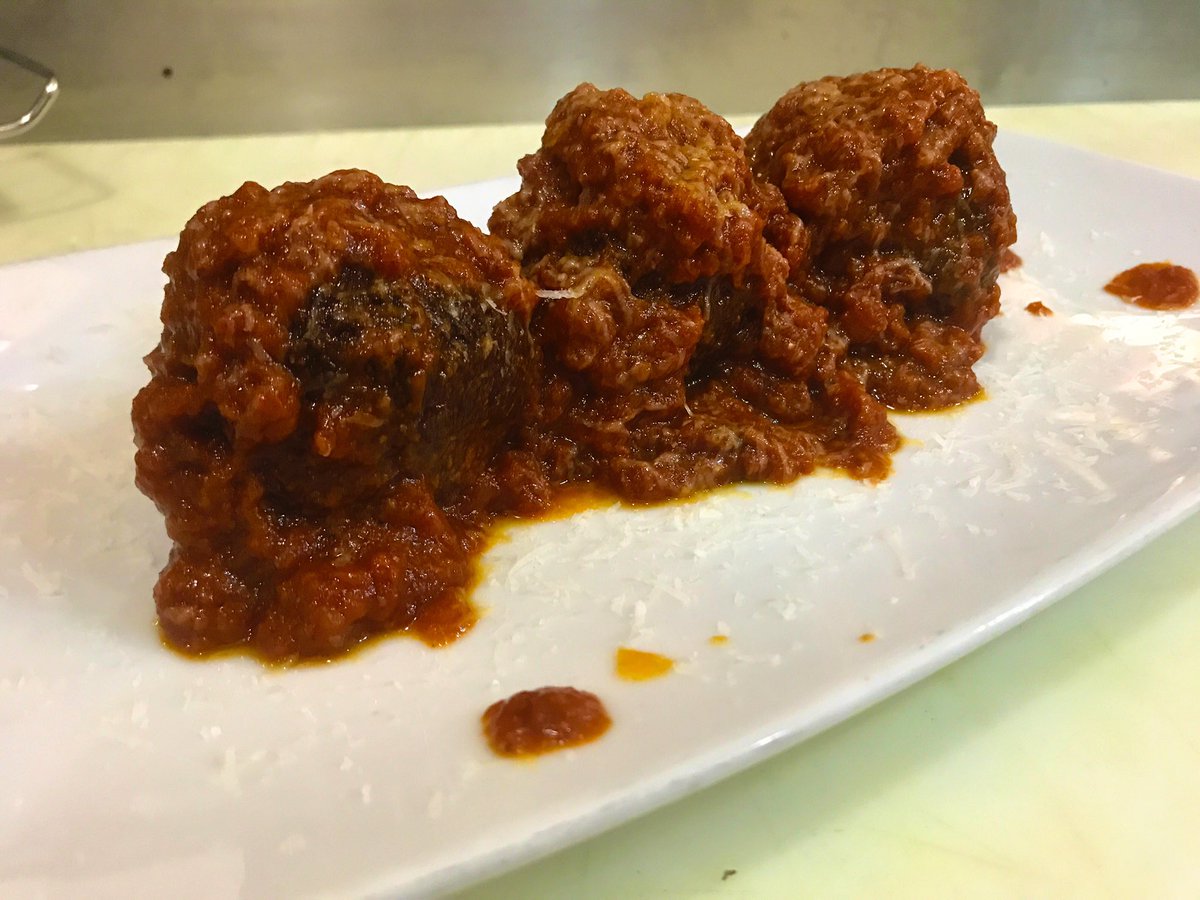 Delicious Tuna meatballs 👍🏻 
#escarestaurant #tuna #meatballs #fresh #seafood #fish #yumm #eaats