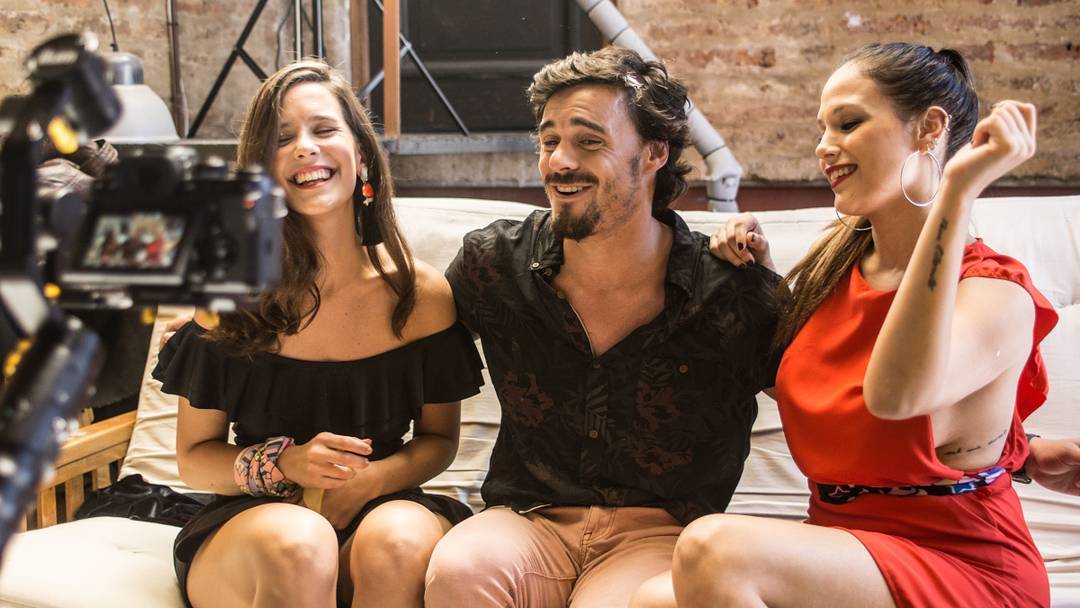 🎤🎼💃 <a href="/barvelez/">Barbie</a> debutó como cantante con un "reggaetonaso" bit.ly/2hBW5cq ¡Dale play acá! <a href="/Halconizados/">Halconizados de Amor</a>