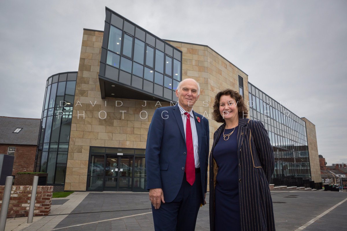 woodyecho247's tweet image. Always a pleasure to work with @sunderlanduni. Today @vincecable takes a tour of @FabLabSund &amp;amp; @HopeStXchange #Sunderland