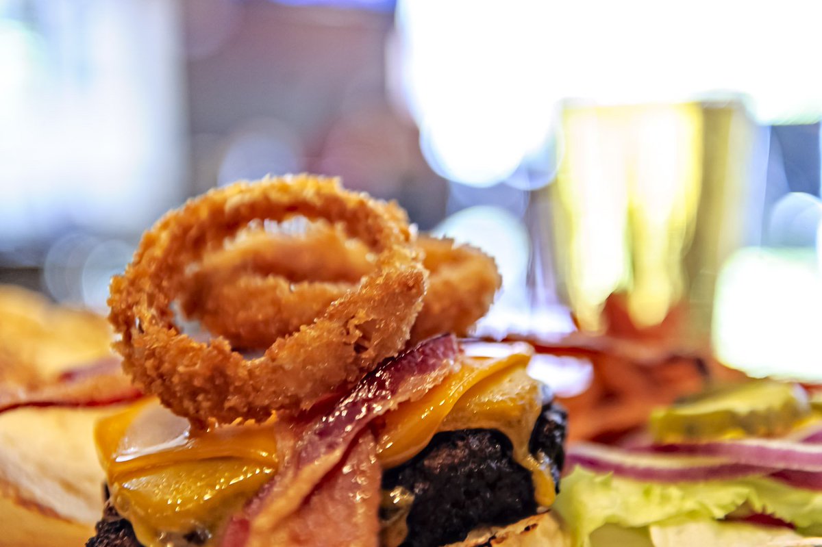 BarristersSTL's tweet photo. It's feeling like fall in the Midwest! Swing by and try something scrumptious and watch the game with us. https://t.co/2S1TW8LRYL https://t.co/esBg4Uiv3P