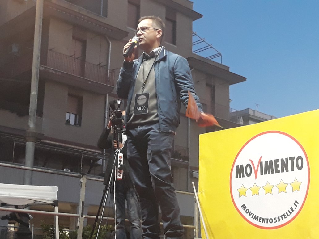 M5SROMAX's tweet photo. Il nostro consigliere @NelloAng ora sul palco https://t.co/vAQlYec6lr https://t.co/IMqhtqjwa0