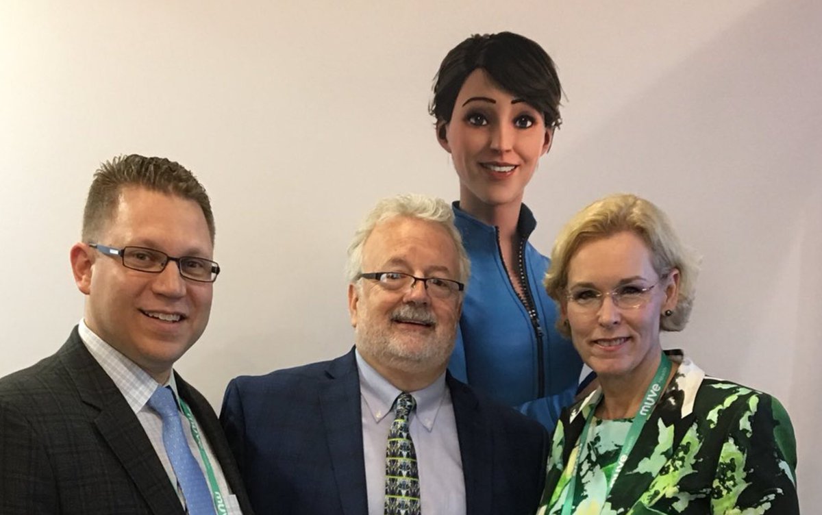 JoeSmithMD's tweet photo. Great to catch up with Drs. O’Connor and Rubin from #Yale and Vera from #Reflexionhealth at #AAHKS2017 https://t.co/f9BSeOOQOE