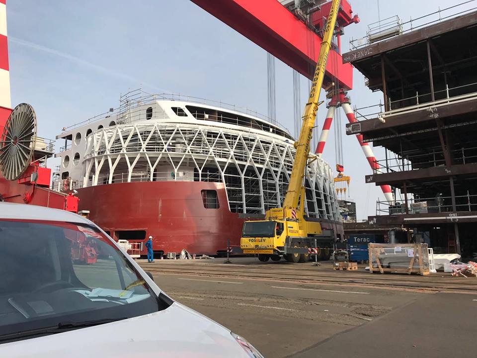 PaquebotINFO's tweet photo. La poupe du #CelebrityEdge prend forme ... https://t.co/whL78iiI5h