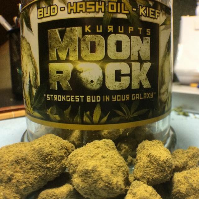 Caliplug4's tweet image. Moon rocks on deck. Hit up for orders. Wickr caliplug0694 for menu