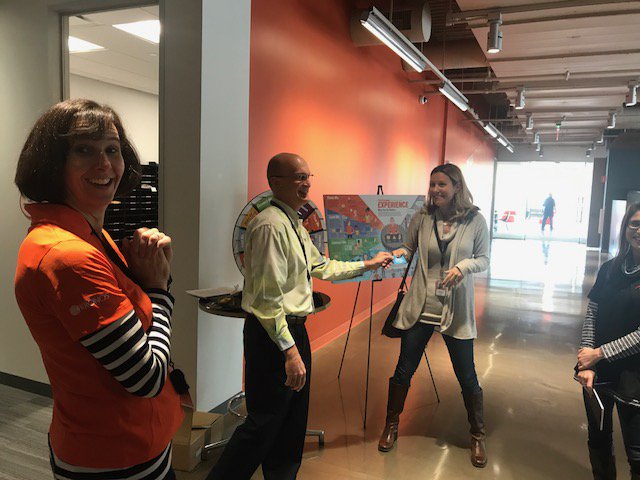 UKGInc's tweet photo. On our final #WorkInspiredWeek day, Kronites shared their fave customer stories & learned how our customers provide great customer service! https://t.co/t1vJGIHZyL