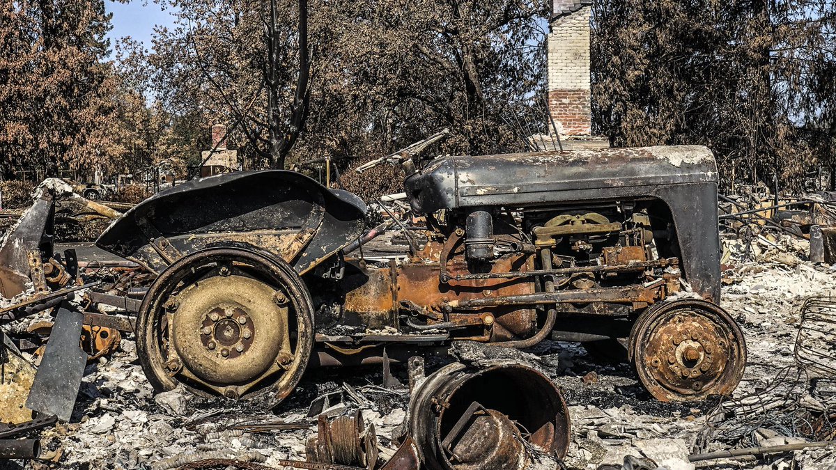 iDownloadBlog's tweet image. CNET reviews iPhone X camera by photographing California’s wildfire devastation idb.fm/2hBf46G