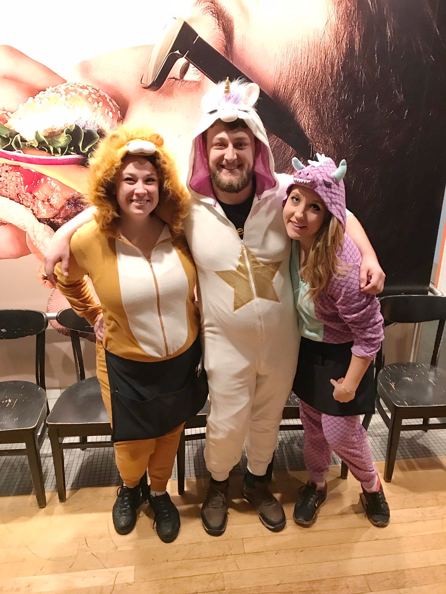 burgerjones's tweet photo. sit at the burger jones-mpls bar today in any Halloween costume and get a free tap beer of your choice with lunch purchase. before 4pm! https://t.co/nUftU2c1rM
