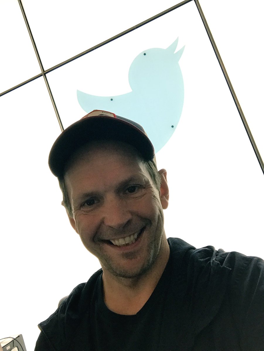 DigitalHenrik's tweet photo. @Twitter HQ https://t.co/OYa6xAiTSH