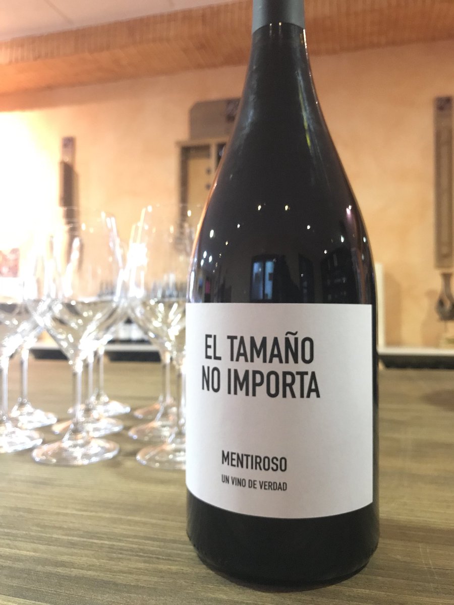 vinomentiroso's tweet photo. Participa en nuestro concurso “La mejor mentira de Navidad”. Consulta Facebook: @vinomentiroso y gana UN LOTE DE VINO MENTIROSO https://t.co/FUZcpeCzcE
