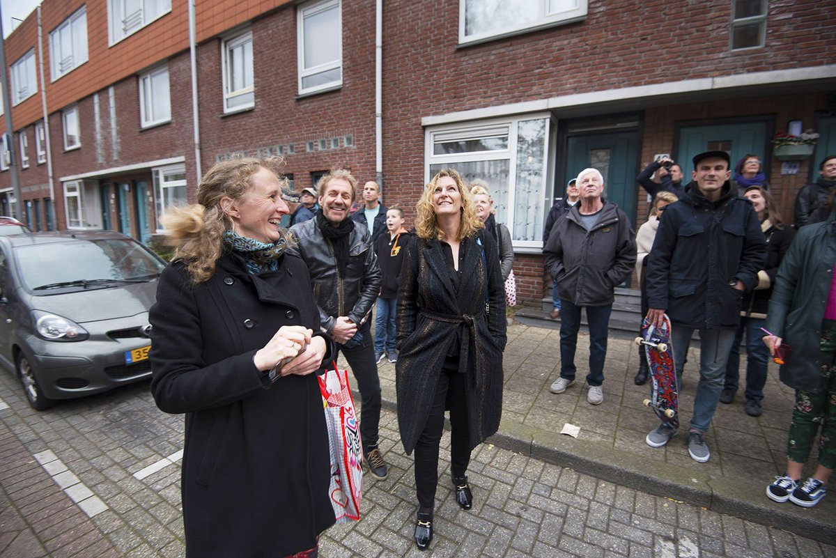 Blancoo_com's tweet photo. En nog wat mooie fotos van #paulvanderblom van de opening van Geveltrots.
Download de pdf met alle kunstwerken via https://t.co/5zBR6AdANY https://t.co/yqJYmzH5h1